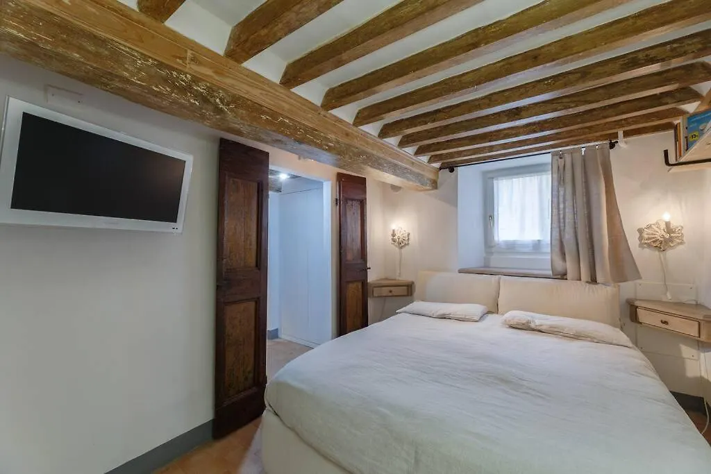 La Finestrella Apartment Cortona Italy